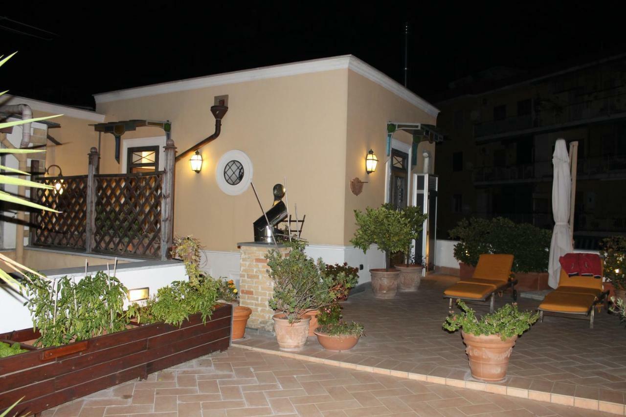 Il Portoncino Bed and Breakfast Napoli Eksteriør billede